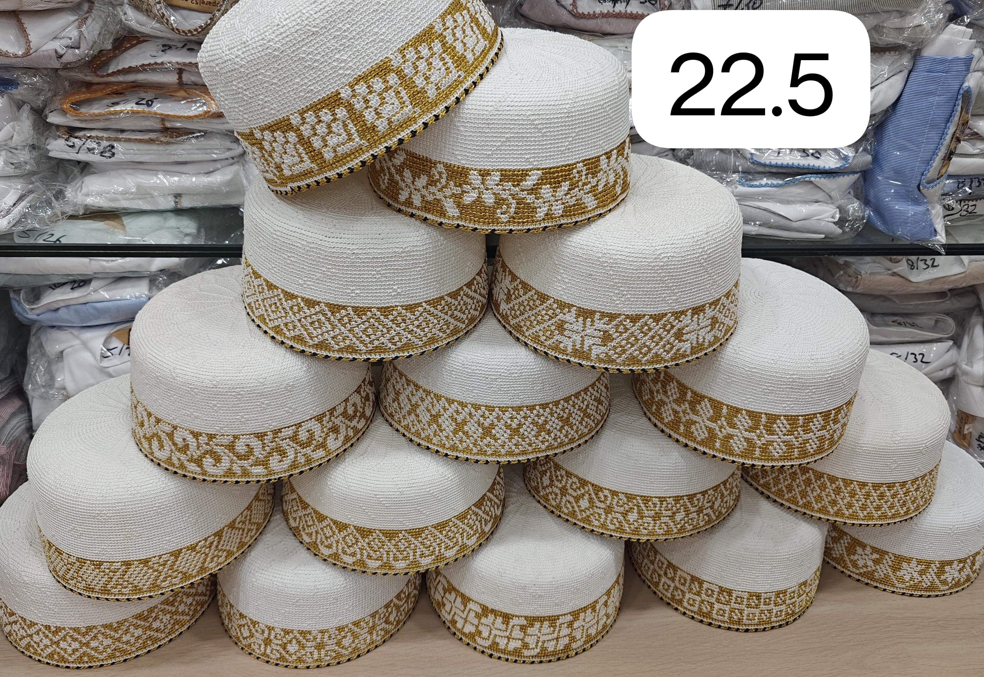  White Topi